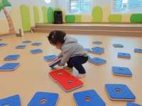 (3/15)색깔판 뒤집기 놀이♡^^ - 2022 새싹반(1세) - 국공립 화순 천재어린이집 (3/15)색깔판 뒤집기 놀이♡^^
