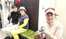 제1회 영등포구 협회장배 파크골프 스크린대회 (여자부) - ……… 대회.행사사진 - 영등포구 파크골프협회 제1회 영등포구 협회장배 파크골프... 