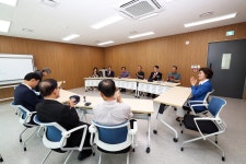 유성구 의회 의장 유성보훈회관 방문 - 유성구지회 - 대한민국무공수훈자회대전광역시지부 유성구 의회 의장 유성보훈회관 방문
