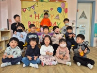 2월에 태어난 태웅이의 생일을 축하합니다 - ☺5세 꽃잎반☺ - 행복엔젤유치원 엔젤어린이집 2월에 태어난 태웅이의 생일을 축하합니다