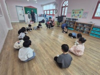 체육-짐볼 - ☺5세 꽃잎반☺ - 행복엔젤유치원 엔젤어린이집 체육-짐볼