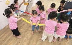 체육)라텍스 밴드 & 코퍼밴드 - ☺3세 뿌리1반☺ - 행복엔젤유치원 엔젤어린이집 체육)라텍스 밴드 & 코퍼밴드