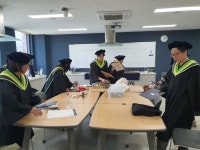한방꽃차 & 티아트 2025년 봄학기 수료식 및 무아차회 - 아주대 한방꽃차소믈리에(주간) - 한국한방꽃차협회 www.한방꽃차.net 한방꽃차... 
