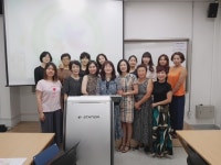 아주대 한방꽃차소믈리에 여름학기 졸업사진(주간) - 아주대 한방꽃차소믈리에(주간) - 한국한방꽃차협회 www.한방꽃차.net 아주대... 