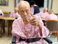 ＜＜2025.10.02 - 미술놀이＞＞ - ◈2025년 프로그램◈ - 장수실버그린 노인전문요양원 ＜＜2025.10.02 - 미술놀이＞＞