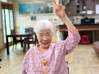 ＜＜2025.10.02 - 미술놀이＞＞ - ◈2025년 프로그램◈ - 장수실버그린 노인전문요양원 ＜＜2025.10.02 - 미술놀이＞＞