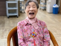 ＜＜2025.10.02 - 미술놀이＞＞ - ◈2025년 프로그램◈ - 장수실버그린 노인전문요양원 ＜＜2025.10.02 - 미술놀이＞＞