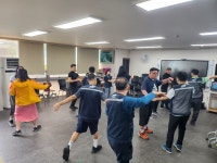 장애인댄스스포츠생활체육교실 10회차 - 장애인평생교육 - 사)김해서부장애인자립생활센터 장애인댄스스포츠생활체육교실 10회차