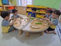 6월 1주 냄새를 맡아요 - 달이3반포토샵(1세) - 서울시지정 영아전담 당성어린이집 02)2069-2345 6월 1주 냄새를 맡아요