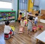 재미있는 가게놀이 헀습니다.2~^♡^ - 2024 만1세 - 연두반 - 꿈과 사랑이 영그는 은초롱어린이집♡ 재미있는 가게놀이 헀습니다.2~^♡^