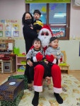 😁싼타할아버지를 만났어요.😁 - 23학년도 별님반 친구들^^* - 한아름어린이집 "아이들의 웃음과 행복이 가득한곳" 😁싼타할아버지를 만났어요.😁
