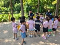 25.7.9. 월아산 숲속의 진주 도서관 견학 - 2025 보라하늘소반 이야기 - 반야 유치원 25.7.9. 월아산 숲속의 진주 도서관 견학