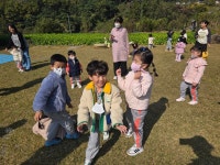 (자연체험활동) 바다반 친구들 감따기🍊 - 바다반(6세) - 현풍아이세상어린이집 (자연체험활동) 바다반 친구들 감따기🍊