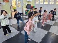 발레 - ┌25[초록풀잎반]───☆┐ - 김해큰세상어린이집 발레