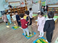 우아행(함께하면 즐거워요) - ┌25[초록풀잎반]───☆┐ - 김해큰세상어린이집 우아행(함께하면 즐거워요)