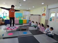 체육 - ┌25[초록풀잎반]───☆┐ - 김해큰세상어린이집 체육