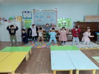 우아행(함께하면 즐거워요) - ┌25[초록풀잎반]───☆┐ - 김해큰세상어린이집 우아행(함께하면 즐거워요)