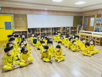 ＜ 2023. 02. 17. (금) ＞ 🎓진급식🎓 - ☆유치원 모습☆ - 호수유치원 ＜ 2023. 02. 17. (금) ＞ 🎓진급식🎓