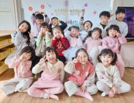 2월 20일 들꽃향기반 수료식 했어요~ - 6세 들꽃향기반 - 세상의 중심 가온어린이집 2월 20일 들꽃향기반 수료식 했어요~