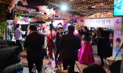 Re: 가수나영이 팬카페 2022 송년회 사진 영상 제2부 - 송년회 사진 영상 - 가수 나영이 팬카페 Re: 가수나영이 팬카페 2022 송년회 사진 영상... 