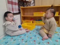 우리 선생님을 스티커로 꾸며요. - 사랑3.4반 이야기 - 사랑의열매어린이집 우리 선생님을 스티커로 꾸며요.