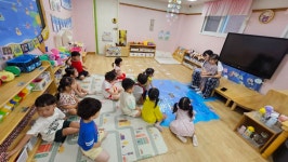 《여름 과일이랑 아이들이랑… 누가 더 통통 튀게요?🍉🎈》 - 특성화 수업방 - 예다솜어린이집 《여름 과일이랑 아이들이랑… 누가 더 통통... 