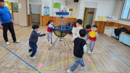 체육시간 - 세종대왕반(5세 유아반) - 목포 민족사관 어린이집 목포 민족사관 어린이집