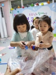 보라데이 ㅡ페트병으로 놀아요.(즐겁게 퐈이얍~!!) - 2022년 즐거운반 사진 - 재능스쿨 어린이집 보라데이 ㅡ페트병으로 놀아요.(즐겁게 퐈이얍~!!)