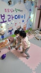보라데이-휴지심으로 놀아요 - 2022년 신나는반 사진 - 재능스쿨 어린이집 보라데이-휴지심으로 놀아요