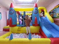 즐거운 에어바운스 - 2022년 즐거운반 사진 - 재능스쿨 어린이집 즐거운 에어바운스