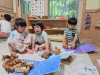 흙으로 케익 만들기 - 들꽃향기 사진첩 - 산들 어린이집 흙으로 케익 만들기