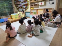 장맛비 내리는 날의 산책 - 들꽃향기 사진첩 - 산들 어린이집 장맛비 내리는 날의 산책