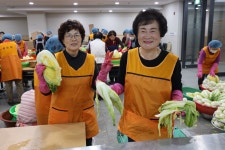 조원동 주교좌성당 김장나눔 행사[2025.11.14~15(금.토)] - 본당 행사 사진 - 조원동주교좌성당 조원동 주교좌성당 김장나눔 행사[2025.11.... 