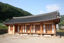 되재성당..최초의 한옥성당(전라북도 완주) - 성지순례 가족 사진 - 조원동주교좌성당 되재성당..최초의 한옥성당(전라북도 완주)