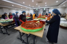 조원동 주교좌성당 김장나눔 행사[2025.11.14~15(금.토)] - 본당 행사 사진 - 조원동주교좌성당 조원동 주교좌성당 김장나눔 행사[2025.11.... 
