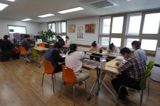 3월 26일 - 서양화 미술교실 12회차 (19일 11회차진행) - 2026년 서양화 미술교실 - 서대구주간보호센터 3월 26일 - 서양화 미술교실... 