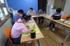 4월 2일 - 서양화 미술교실 13회차 - 2026년 서양화 미술교실 - 서대구주간보호센터 4월 2일 - 서양화 미술교실 13회차