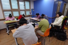 4월 9일 - 서양화 미술교실 14회차 - 2026년 서양화 미술교실 - 서대구주간보호센터 4월 9일 - 서양화 미술교실 14회차