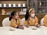 별님팀(지인,다은) - 2023학년도 사진 - 청도성모유치원 별님팀(지인,다은)