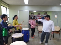 유대수 관장님과 함께하는 신명나는 난타수업 ~ - 평생교육 - 장애인샘골야학교 유대수 관장님과 함께하는 신명나는 난타수업 ~