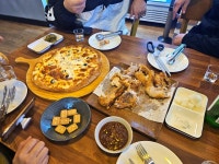 옳은치킨 앤 뚱아저씨화덕피자 제주 용담점 - 제주도맛집 - [제주선일] 제주도 여행 관광 여행코스 숙소 정보 가득 카페 옳은치킨 앤... 