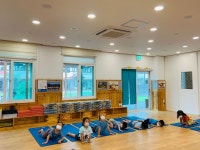 * 요가명상을 했어요(꽃잎1,2반) * - 느티나무 소식 - 느티나무유치원 * 요가명상을 했어요(꽃잎1,2반) *