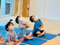 * 요가명상을 했어요(꽃잎1,2반) * - 느티나무 소식 - 느티나무유치원 * 요가명상을 했어요(꽃잎1,2반) *