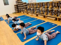 * 요가명상을 했어요(꽃잎1,2반) * - 느티나무 소식 - 느티나무유치원 * 요가명상을 했어요(꽃잎1,2반) *