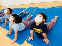 * 요가명상을 했어요(꽃잎1,2반) * - 느티나무 소식 - 느티나무유치원 * 요가명상을 했어요(꽃잎1,2반) *