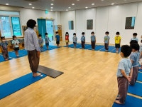 * 요가명상을 했어요(꽃잎1,2반) * - 느티나무 소식 - 느티나무유치원 * 요가명상을 했어요(꽃잎1,2반) *