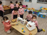 10월,11월생 생일축하식 & 키즈카페 견학 다녀왔어요~ - 행사 및 견학사진 - 하늘정원 어린이집 (부평LH2단지) 10월,11월생 생일축하식 & 키즈카... 