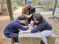 주는교회와 함께 계족산 황톳길 산책했어요 - 사진게시판 - 예솜동산(장애인단기거주시설) 주는교회와 함께 계족산 황톳길 산책했어요
