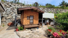 경남고성주택매매..고성읍 바닷가 황토방딸린 바다조망의 3층 전원주택 매매 4억5천만원 - ♣ (전원)주택, 촌집 - 경남고성미래공인중개사... 