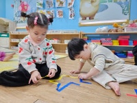 🚂꽃들반 기차가 칙칙폭폭 간다~💨 - 꽃들A반(만1세) - 토끼와 당근 어린이집 🚂꽃들반 기차가 칙칙폭폭 간다~💨